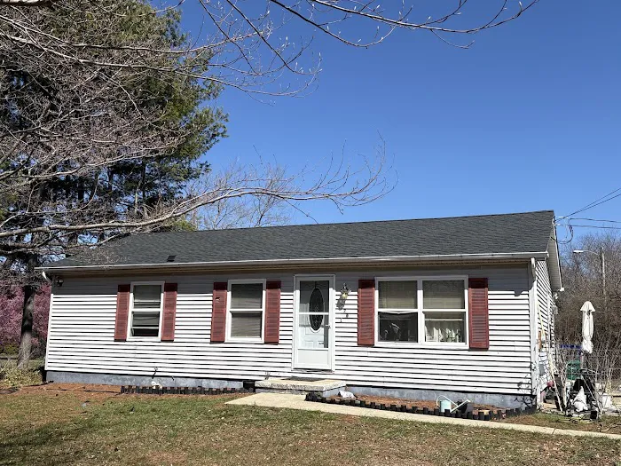 EMT Roofing & Siding Picture 4