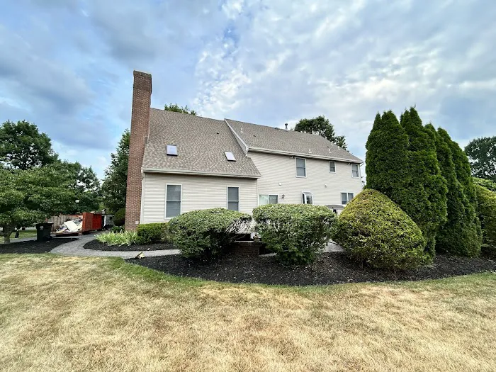 EMT Roofing & Siding Picture 5