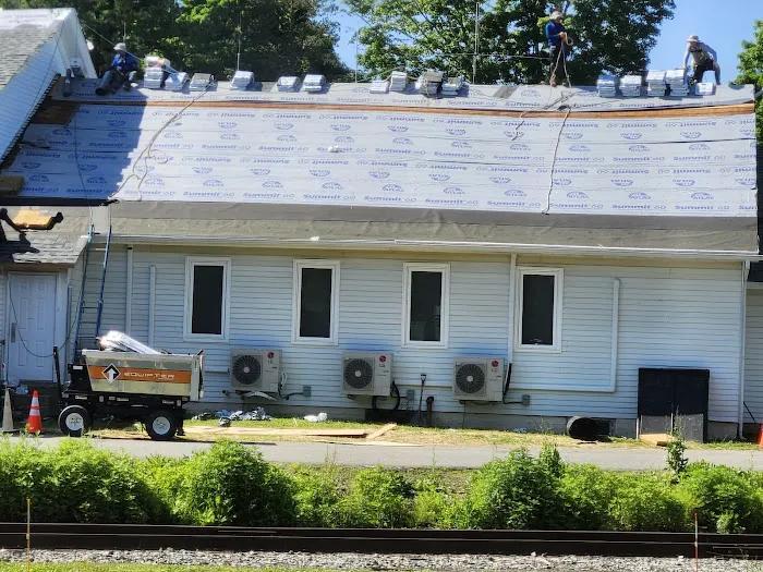 Roff Roofing & Renovations LLC Picture 1