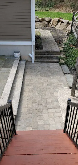 D Squared Roofing and Exteriors Picture 4