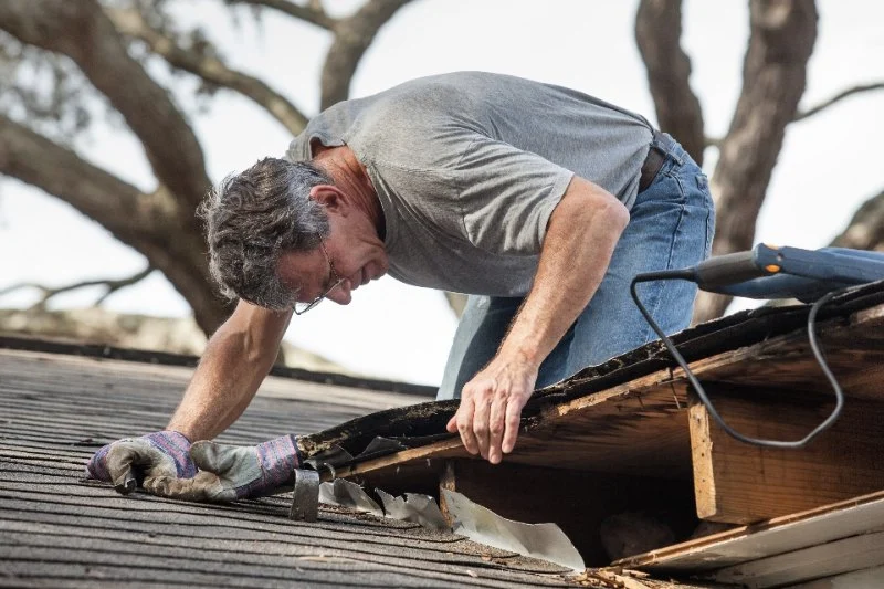 DIY Roof Repair Tips: What U.S. Homeowners Can Safely Handle Themselves