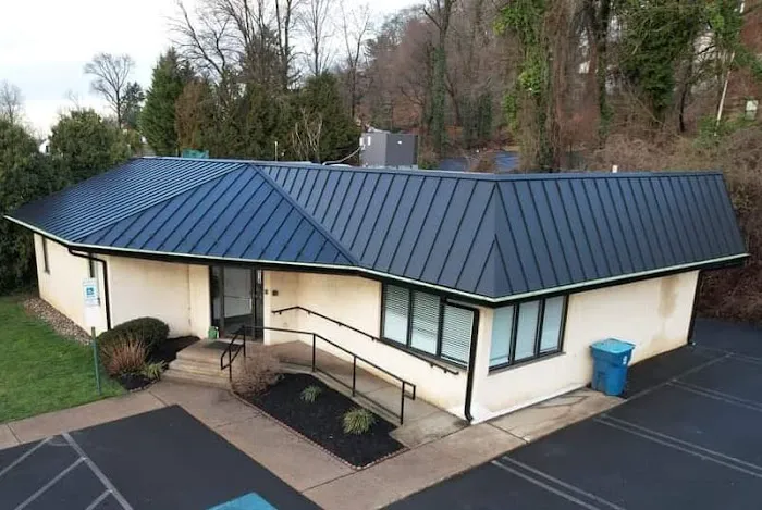 D-town Exteriors Picture 8