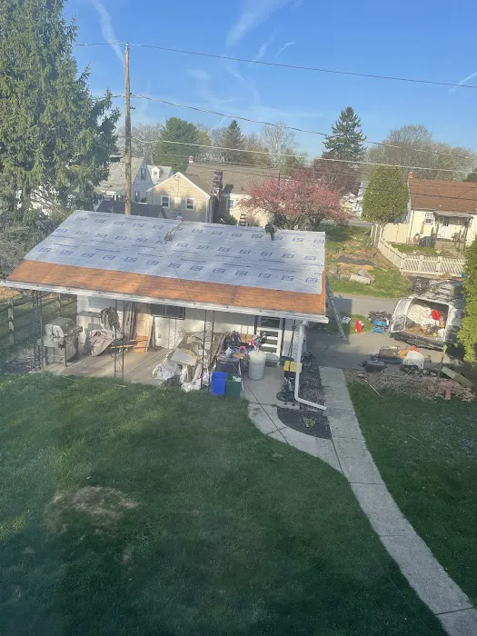 DJ Construction Roofing and Siding Picture 1