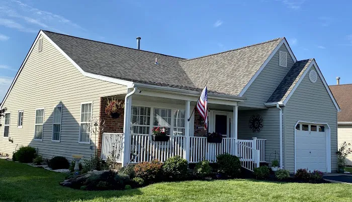 Huggs Roofing & Siding, LLC Picture 2