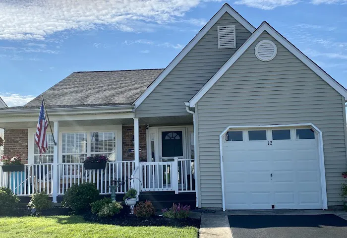 Huggs Roofing & Siding, LLC Picture 3