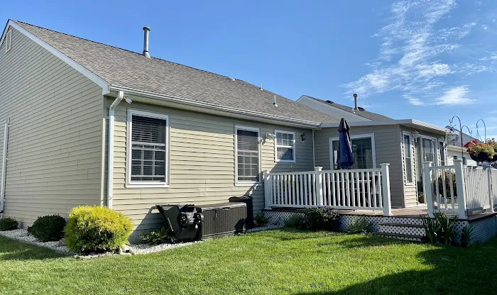 Huggs Roofing & Siding, LLC Picture 4