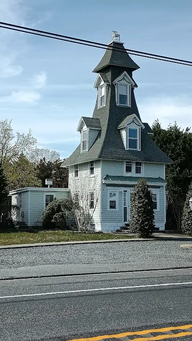 Chair on Roof House Picture 4