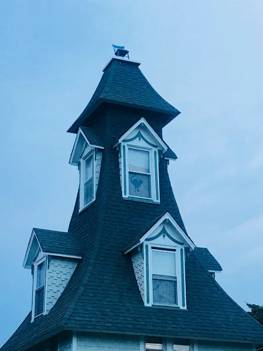 Chair on Roof House Picture 7