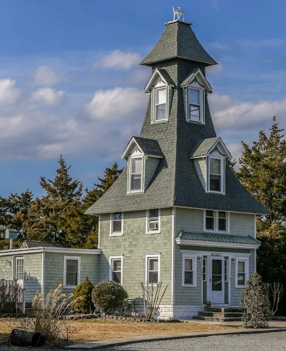 Chair on Roof House Picture 9