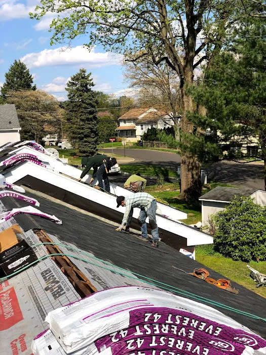 HMC ROOFING PRO LLC Picture 1