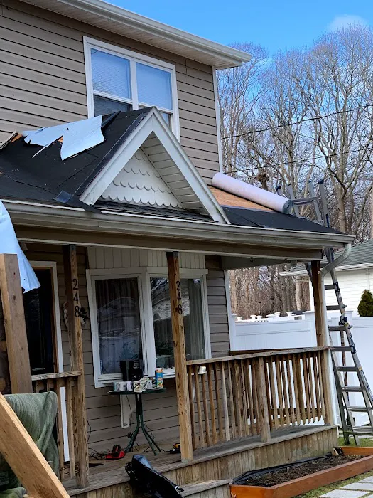 Royal roofing and gutters Picture 1