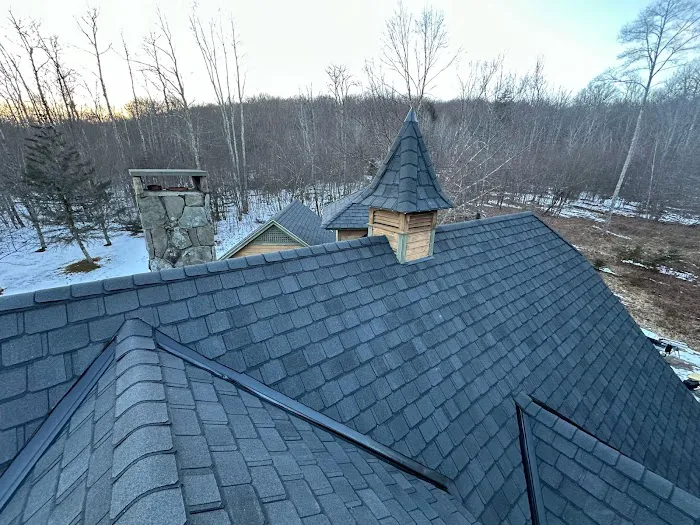 Guaillas Roofing Inc. Picture 4