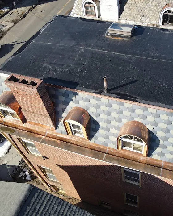 TH Construction Group Picture 3