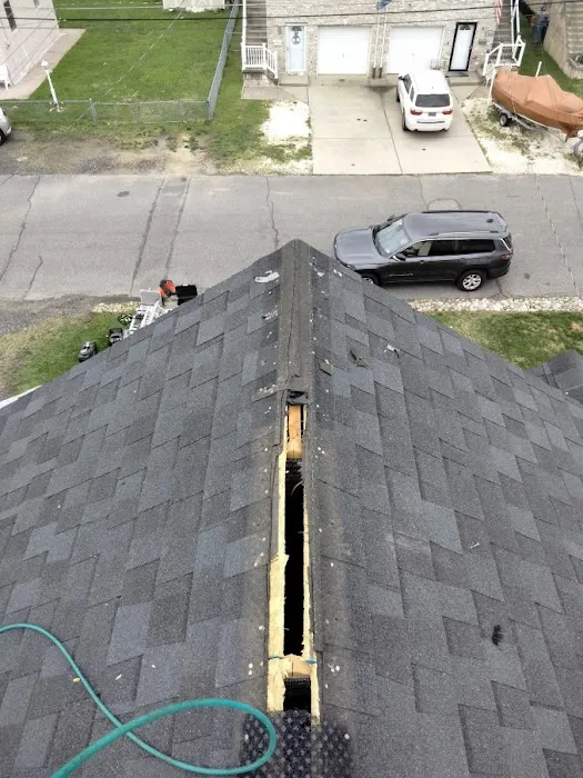 PHOENIX ROOFING & SIDING Picture 1