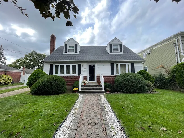 Supreme Island Corp Picture 3