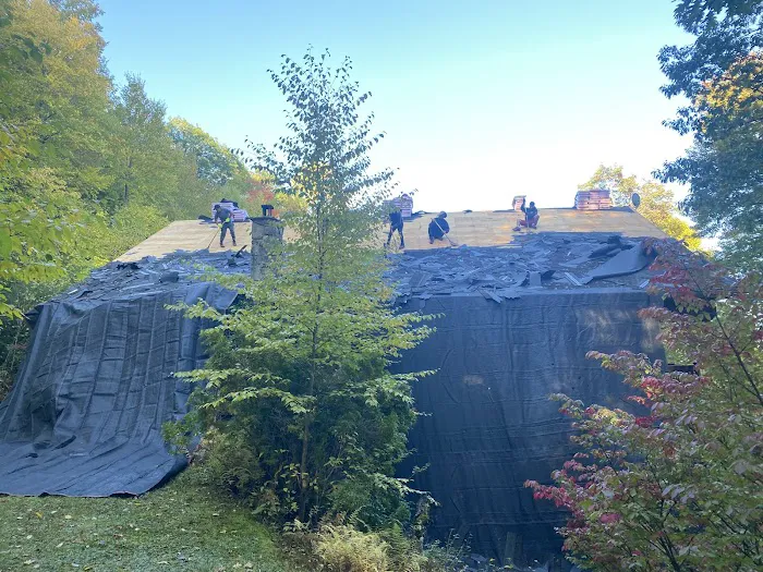 Strait Line Roofing Picture 1