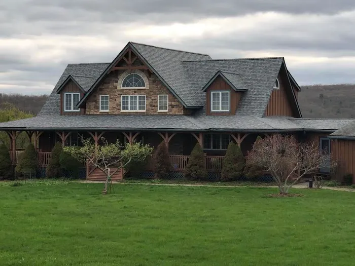 Strait Line Roofing Picture 3