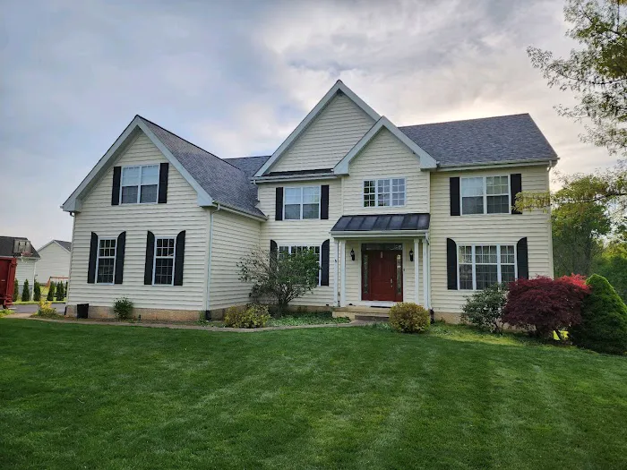 E.Z. DOES IT - CLAIMS AND CONSTRUCTION LLC Picture 1