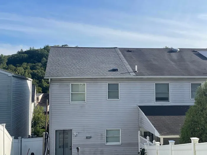 Royal Roofing and Renovations Picture 1