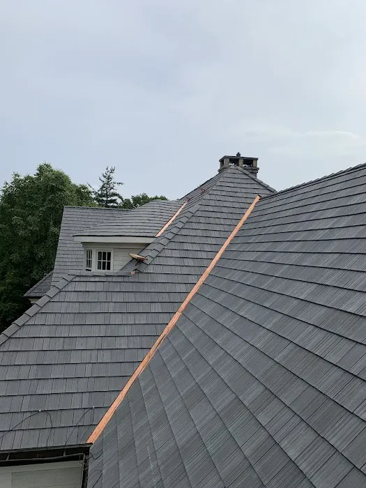 O & C Roofing and Siding LLC Picture 1