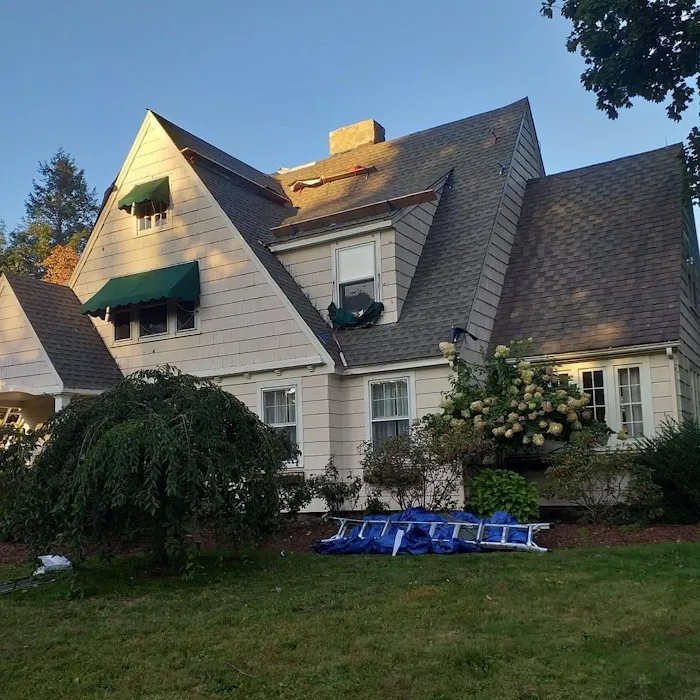 Aardvark Roofing, Windows & Siding Picture 10