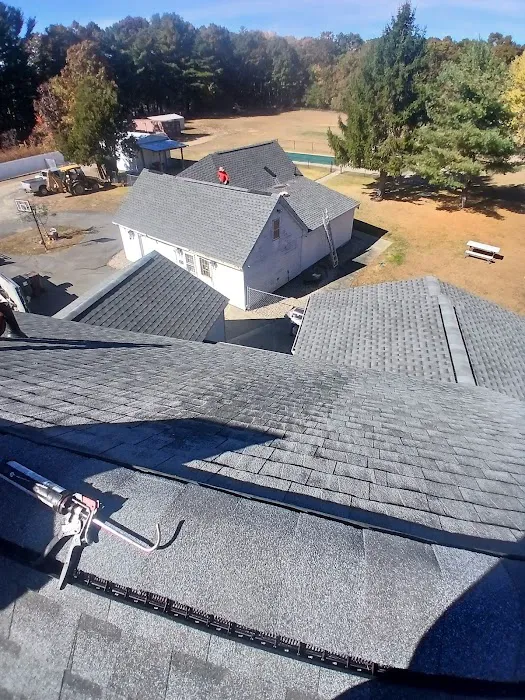 CHE ROOFING Picture 1