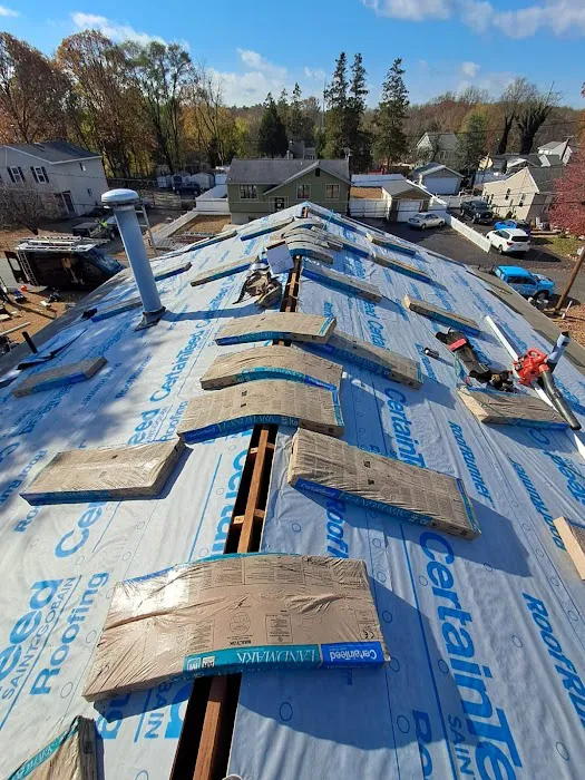 Surf & Turf Roofing and Gutters Picture 1