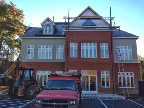 Ari`s Roofing and Siding Picture 4