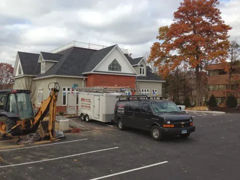 Ari`s Roofing and Siding Picture 6