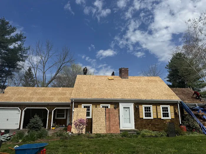 AA roofing llc Picture 4