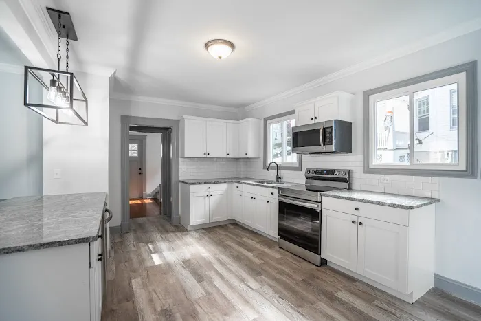 We Got A Guy Picture 3