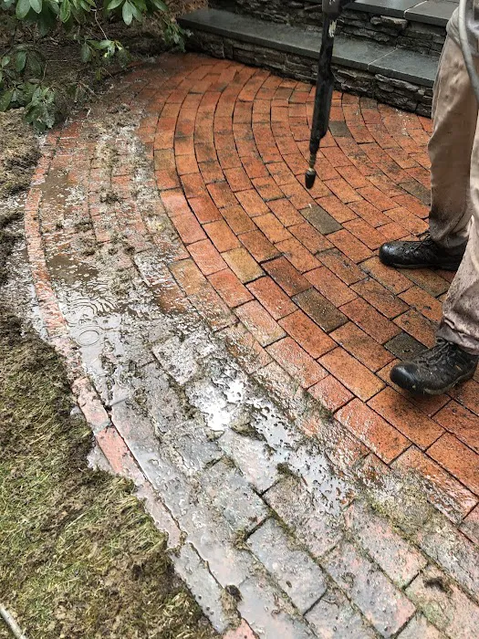 Henry's Roofing Co. Inc. Picture 1