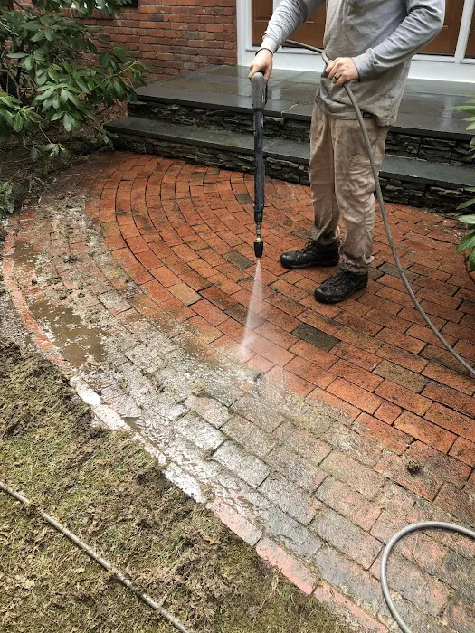 Henry's Roofing Co. Inc. Picture 4