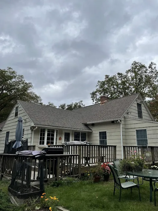 Henry's Roofing Co. Inc. Picture 3