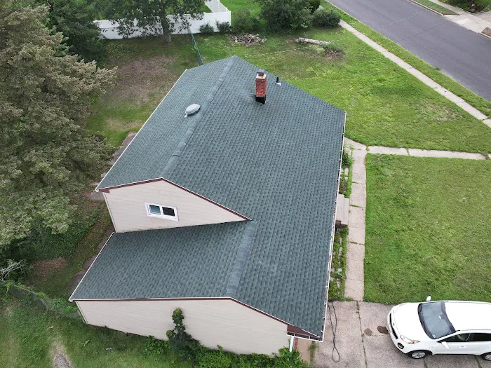 Hybrid Roofing and Renovations Picture 3