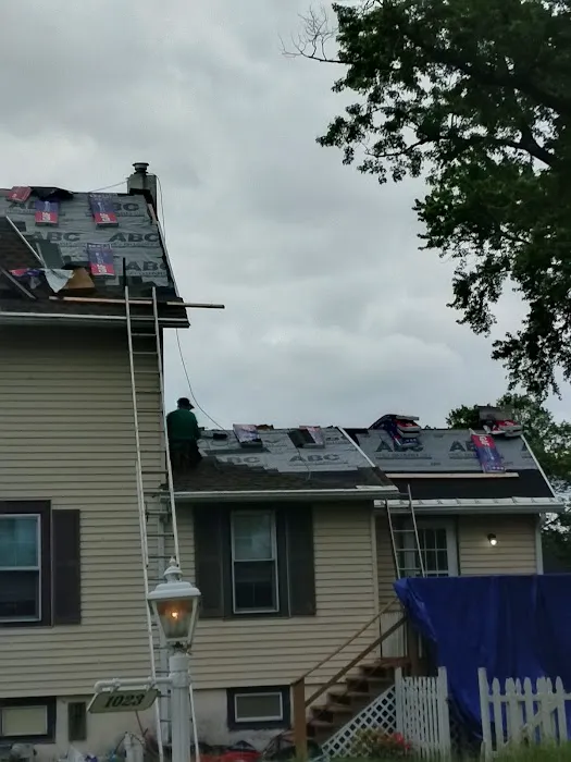 Umo Roofing LLC Picture 2