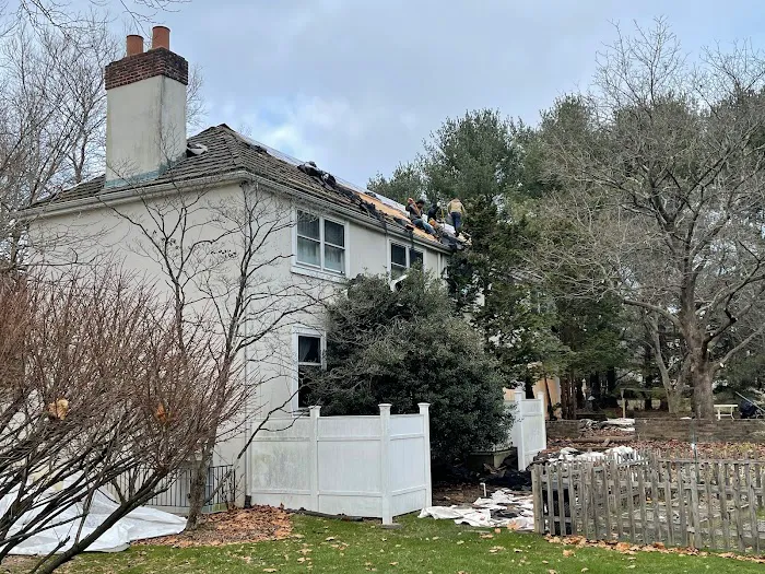 EarthRise Exteriors Picture 7