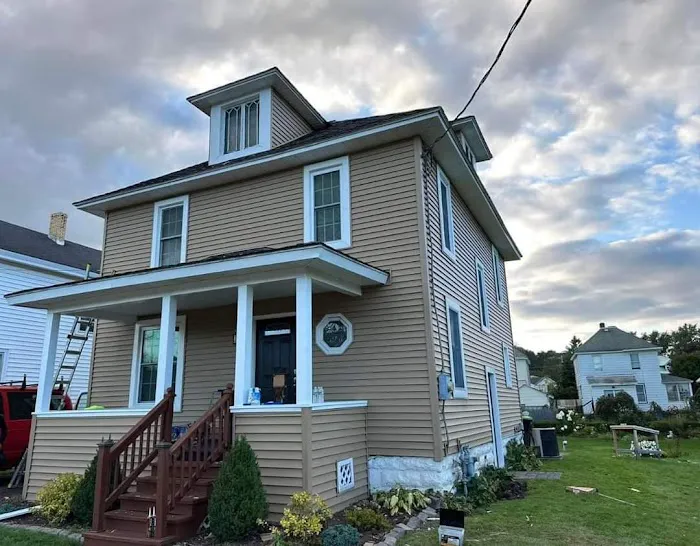 Eagle roofing & Siding Picture 1