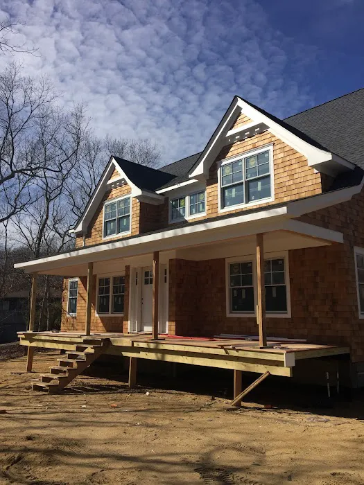 HAMPTONS CEDAR DESIGN Picture 1