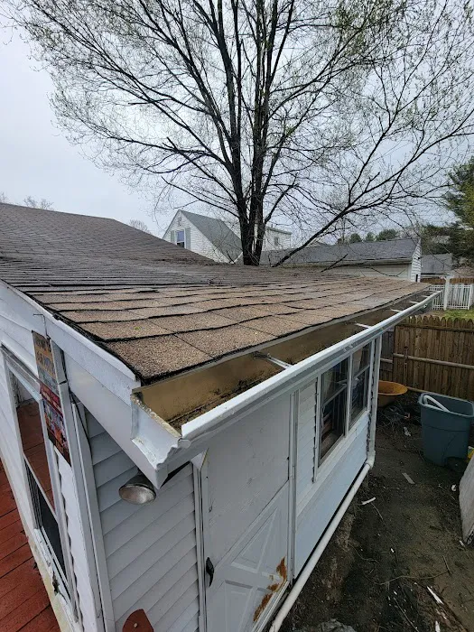 SALINAS ROOFING GUTTERS Picture 1