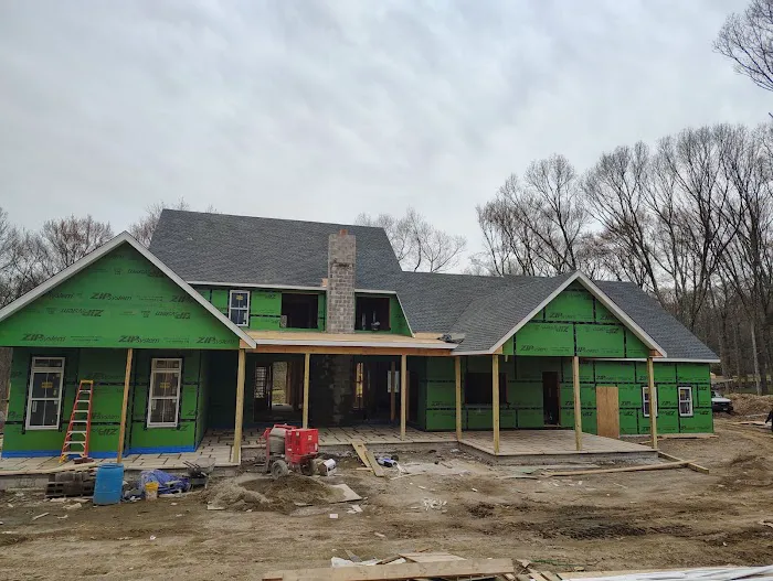 Madecol roofing and tree cutting service llc Picture 1