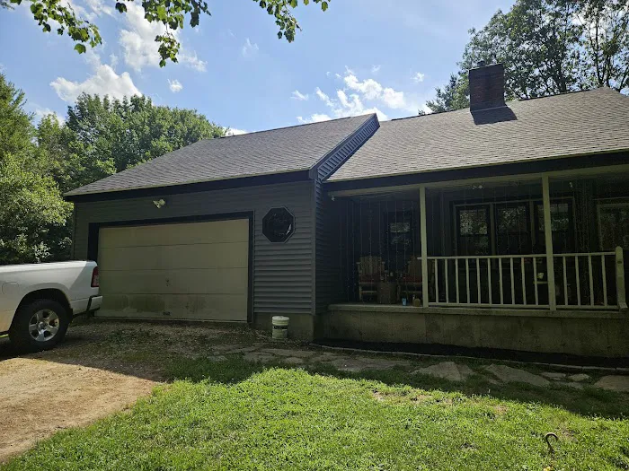 R & T Roofing and Remodeling Picture 10