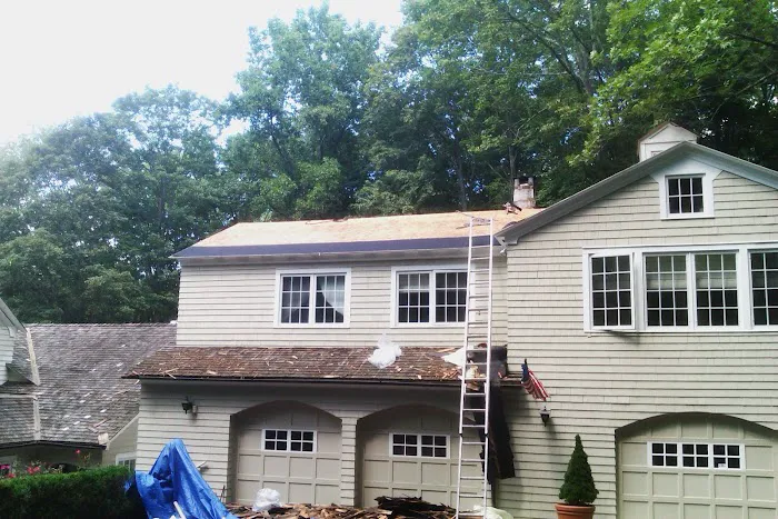 J&R Ultimate Construction Roofing Picture 6