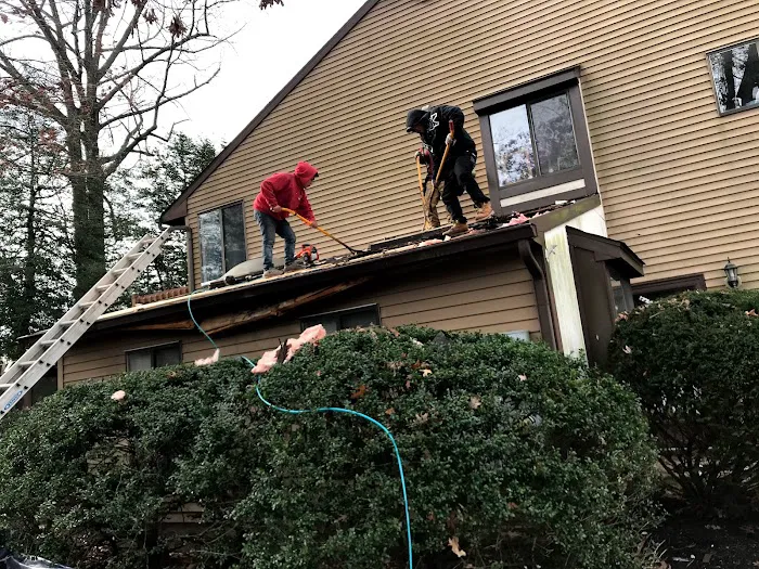 Premier roofing and siding contractor LLC Picture 2