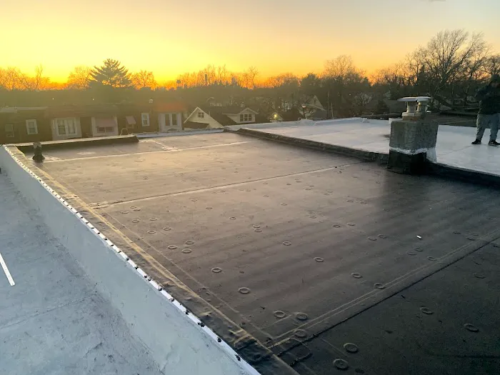 Premier roofing and siding contractor LLC Picture 1