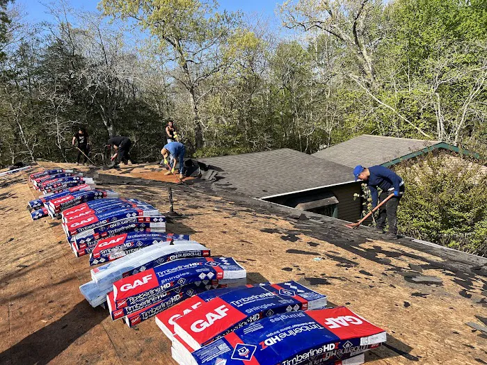 Shoreline Roofing Picture 3