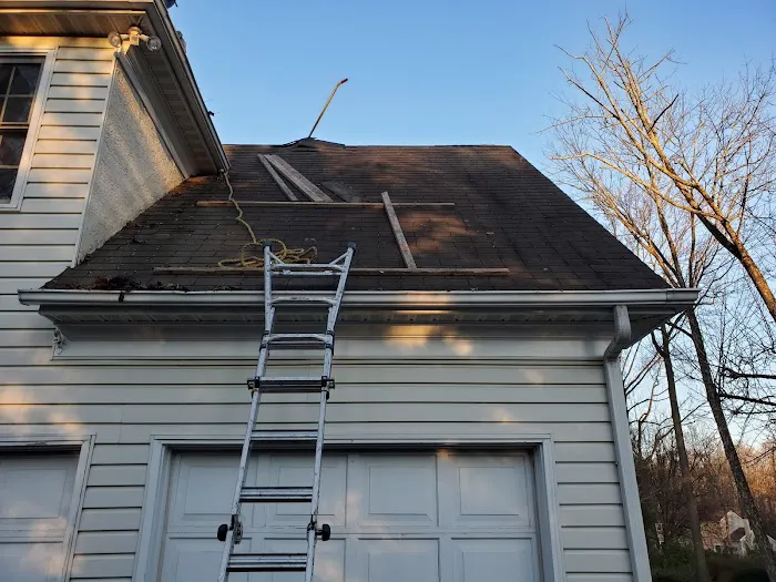 J&E Roofing & Siding Picture 4