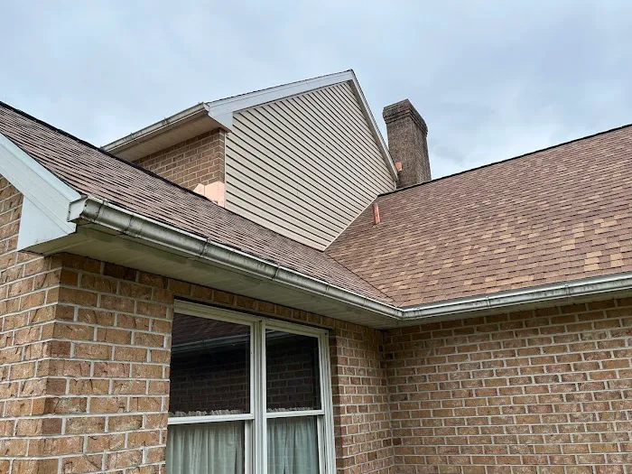 Mast Roofing & Construction Picture 1