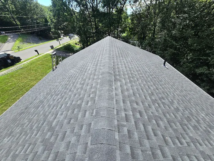 KM&M Roofing LLC Picture 8