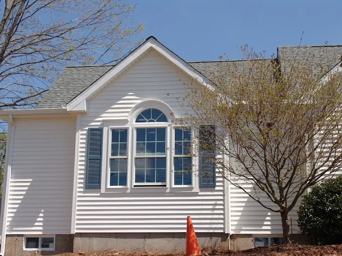 Leading Edge Exteriors LLC Picture 2